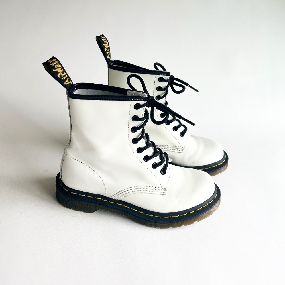 Dr. Martens 111821 White Leather Rubber Outsole Combat Boots size 7
